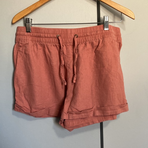 2 piece Streetwear Society (shorts and crop top) - Picture 2 of 9